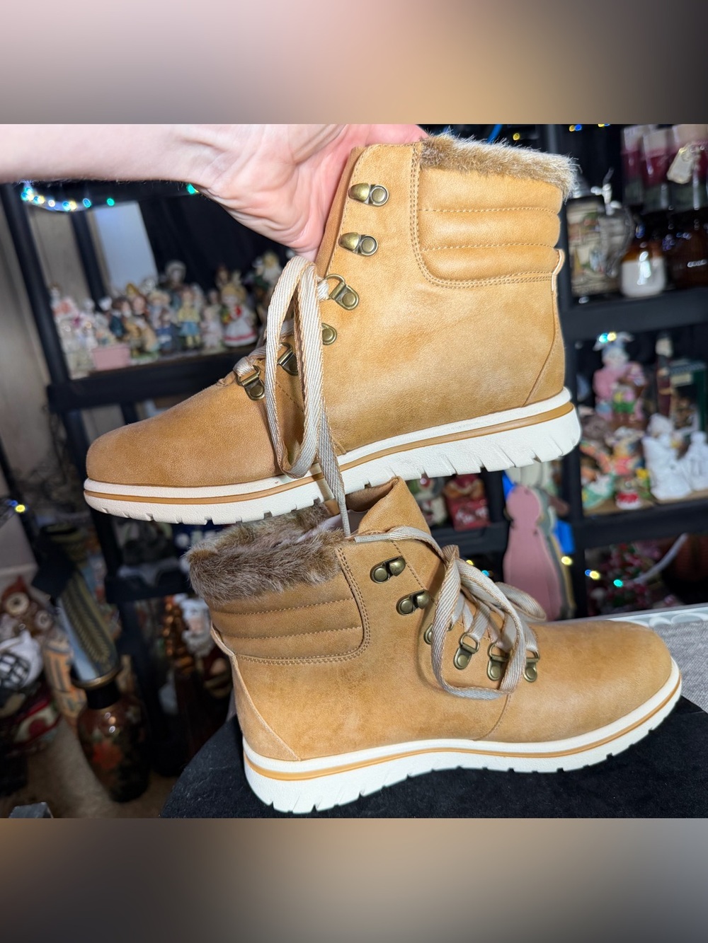 St. John's Bay Women’s Winter Boots Faux Fur Memory Foam Size 9 - Picture 7 of 9